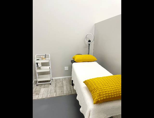 Business property to rent in WITKOPPEN